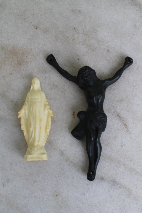 Marija. JEZUS PARDUOTAS. Kaina 3