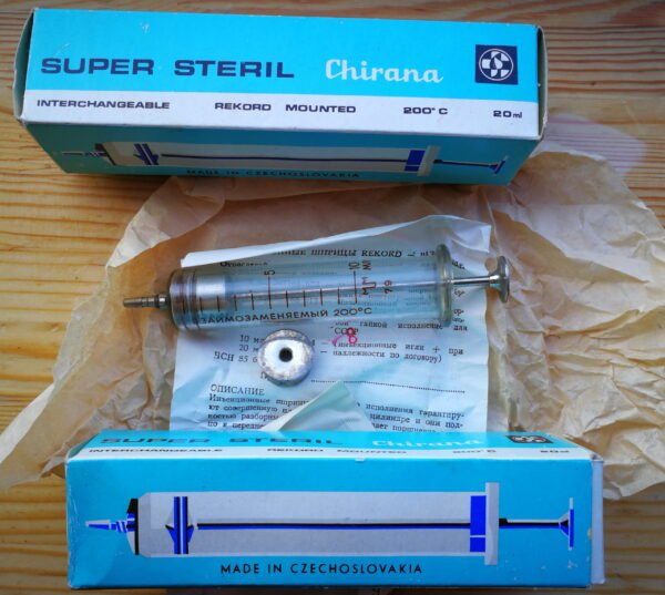 Švirkštai mediciniai. Nenaudoti. LIKO 1 vnt. 10 ml. Kaina 6