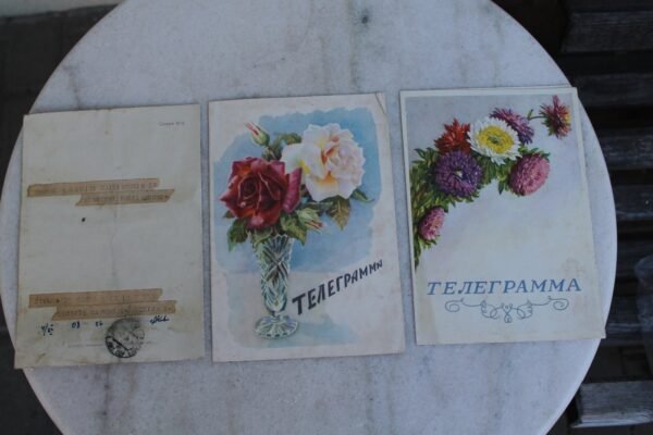Tarybiniu laiku telegramos. LIKO VIENA. SU VAZELE PARDUOTA. Kaina 3