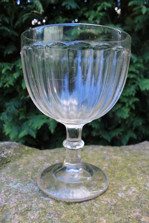 Taurė, bokalas antikvarinė „Berliner Weisse“. Berliner Weisse Goblet. Antikvarinė didžiulė (0,5 l.) taurė. Aukštis 21 cm. Kaina 48