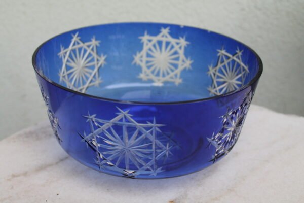 Melyno stiklo vaza, sausaininė, saldaininė. Kaina 16