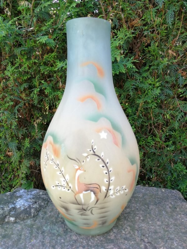 Storo stiklo tapyta vaza. Kaina 32