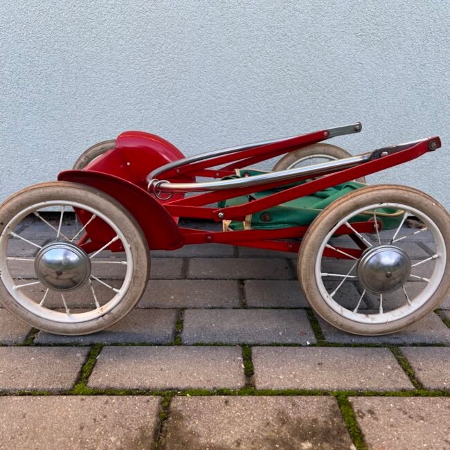 Vezimelis-vaikiskas-angliskas-Pedigree202.jpg Vezimelis-vaikiskas-angliskas-Pedigree202.jpg