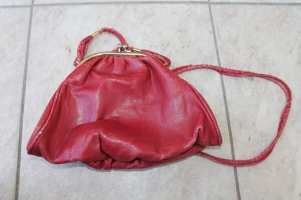 Vintazinis rankinukas. Kaina 6 Eur.