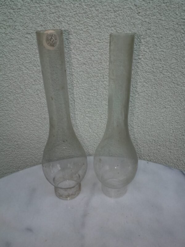 Žibalinės lempos gaubtai, stiklai. Apatinis skersmuo 4 cm. 2 vnt. Kaina po 13