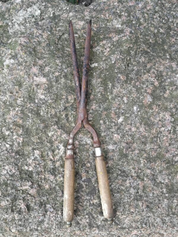 Plaukų garbanojimo žnyplės antikvarinės. Kaina 16