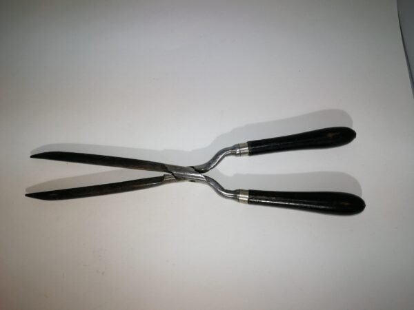 Plaukų garbanojimo, sukimo žnyplės antikvarinės. Kaina 23