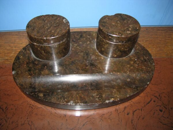 Rašalinė tarpukario laikų. Kaina 62 Eur.