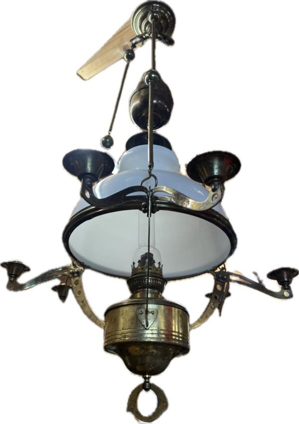 Šviestuvas, antikvarinis, žibalinis su žvakidėmis, Jugend stiliaus, viskas išlikę autentiška. Veikiantis. Kaina 328