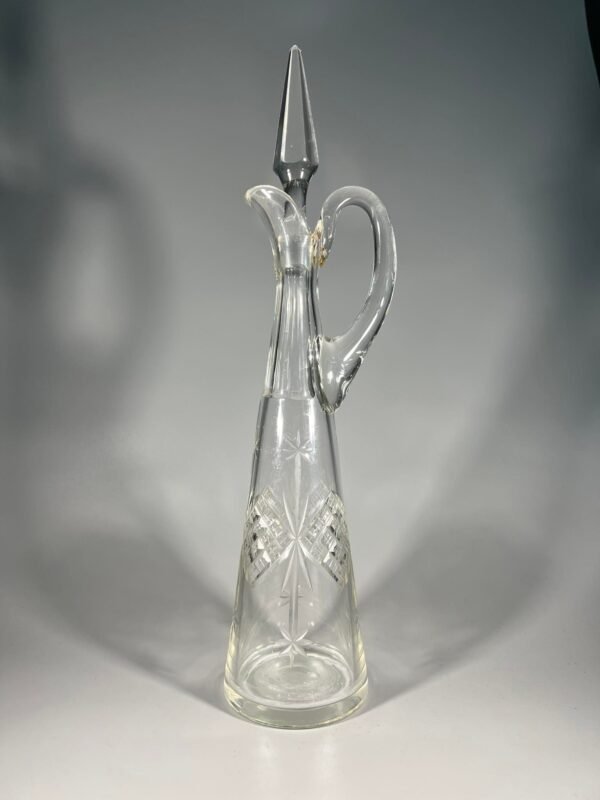 Grafinas krištolinis, antikvarinis. Kaina 23