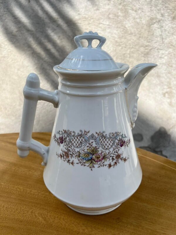 Arbatinukas, kavinukas porcelianinis, antikvarinis. Kaina 27