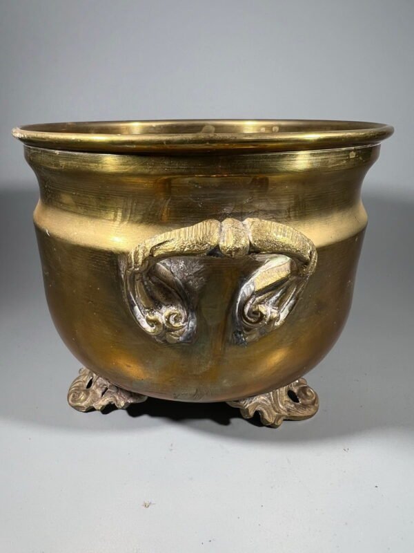 Indas, vaza, vazonas gėlėms žalvarinis, vintažinis. Kaina 28