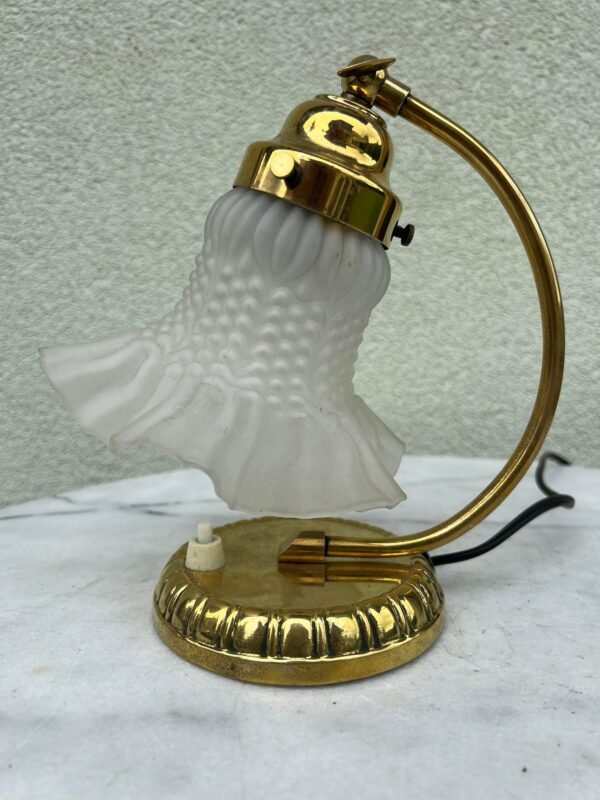 Šviestuvas antikvarinis, naktinė lempa, Jugendstil stiliaus, pastatomas, pakabinamas bra. Veikiantis. Kaina 58