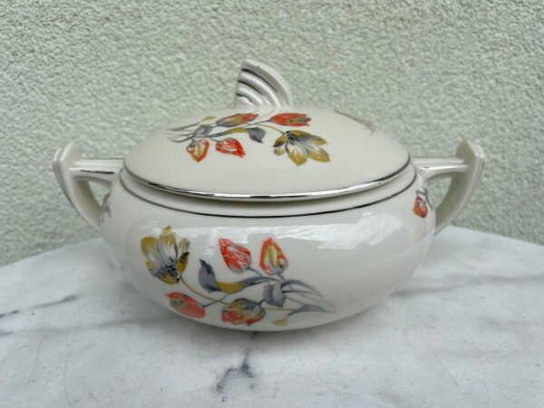 Sriubinė porcelianinė, antikvarinė, Art Deco stiliaus, tarpukario laikų. Kaina 63