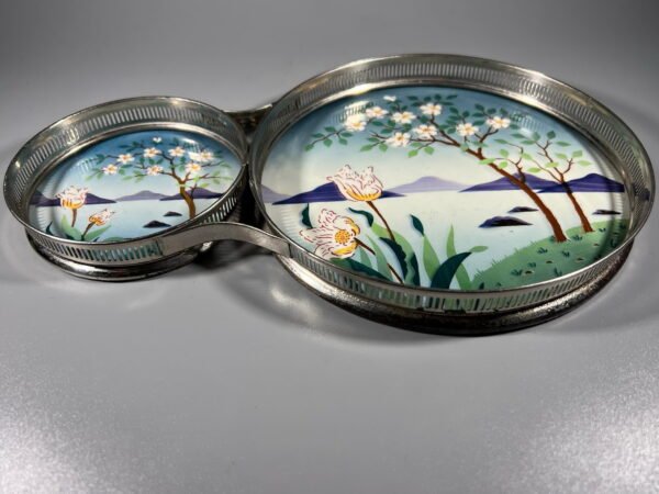 Padėklas dvigubas glazūruotas, tapytas, antikvarinis. Kaina 32