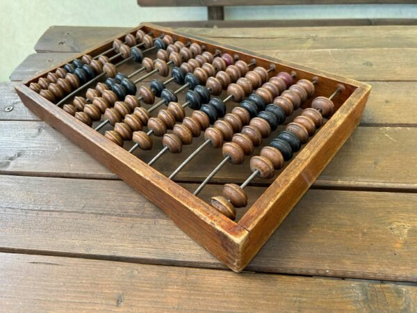 Skaitliukai antikvariniai, dideli, mediniai, dailūs. Kaina 48