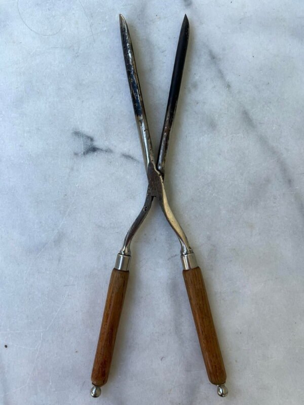 Plaukų garbanojimo, sukimo žnyplės antikvarinės. Kaina 28