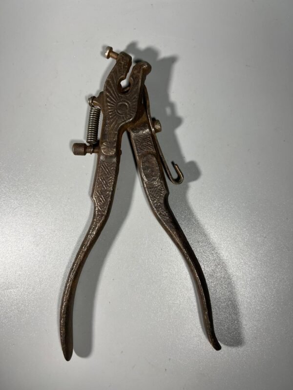 Įrankis antikvarinis. Kaina 28