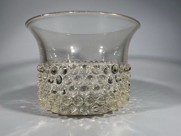 Vaza Mid century modern stiliaus, presuoto, gelsvos spalvos stiklo. Kaina 28
