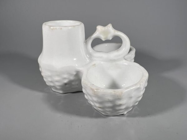 Prieskoninė fajanso antikvarinė. Kaina 26