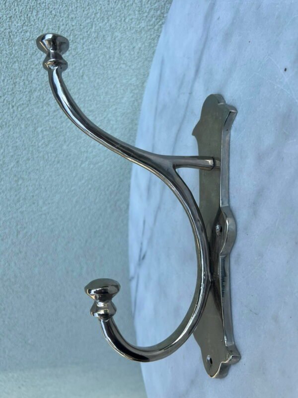 Kabykla metalinė, stambi, tvirta. Kaina 38