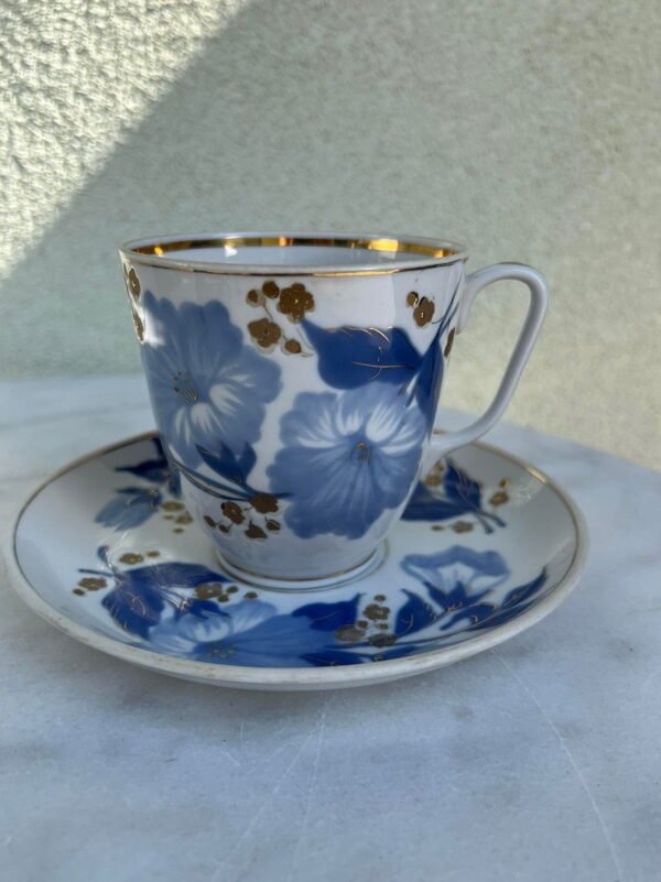 Puodelis su lėkštute didelis, 350 ml. talpos. Tarybinis, Baranovka (Baranovka) porceliano gamykla, Ukraina. Kaina 53