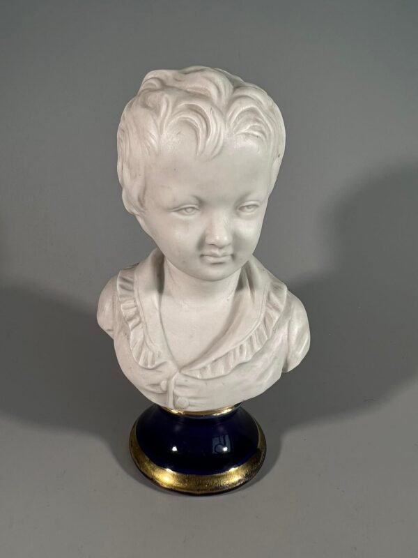 Statulėlė, biustas Berniukas. Biskvitas. Kaina 38