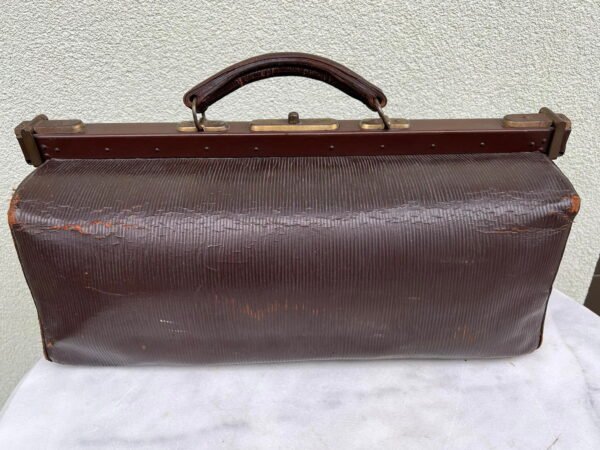 Lagaminas odinis daktaro, kelioninis, antikvarinis. Kaina 127