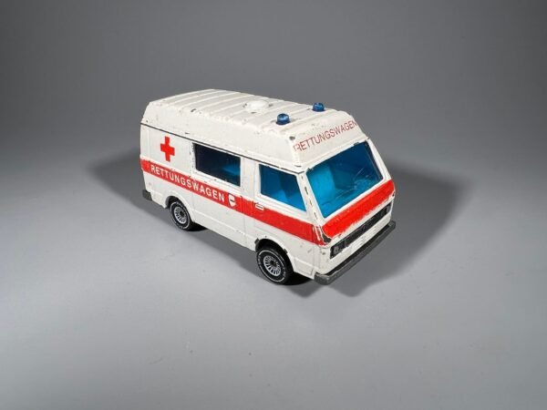 Mašinėlė, modeliukas Greitoji pagalba. 1984 m. VW LT28 KASTENWAGEN. AMBULANCE SIKU 1334. Made in W. Germany. Kaina 31