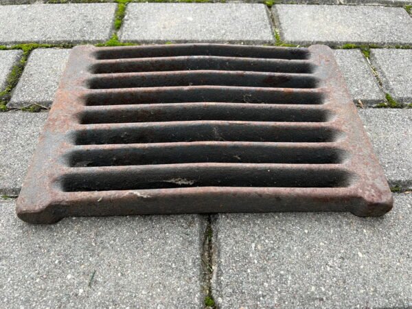 Grotelės krosnies, pečiaus sovietinės, tarybinių laikų. Kaina 32