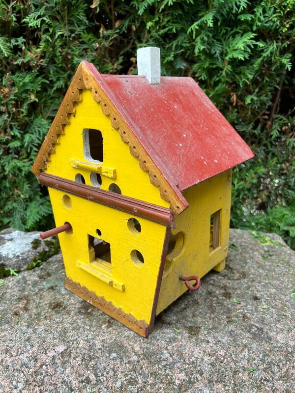 Lesykla, medinis namelis rankų darbo. Kaina 23