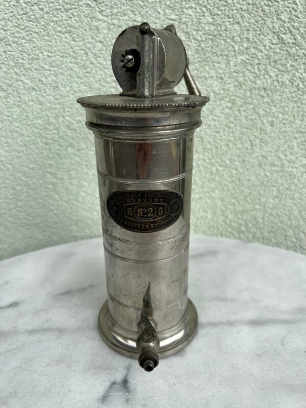 Irigatorius, antikvarinis medicininis prietaisas. Prancūzija. Kaina 87