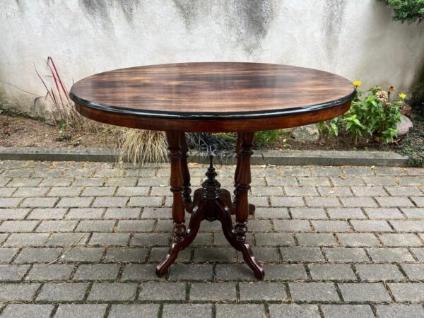 Stalas nedidelis valgomojo staliukas, antikvarinis, ovalus, tvirtas. Kaina 193