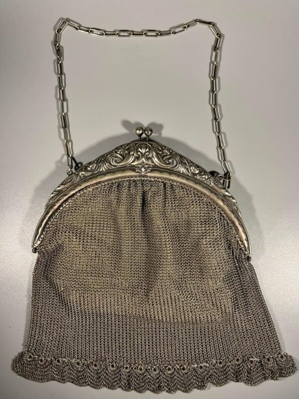 Rankinukas antikvarinis, Secesijos stiliaus ir laikotarpio, sidabruotas, tinkamas naudojimui. Kaina 173