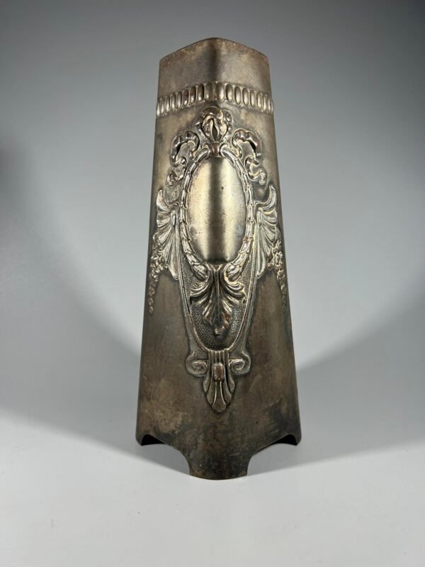 Vaza, Vazelė Art Nouveau stiliaus, antikvarinė, metalinė. Kaina 38