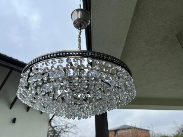 Šviestuvas krištolinis, vintažinis, sidabro spalvos. Kaina 216