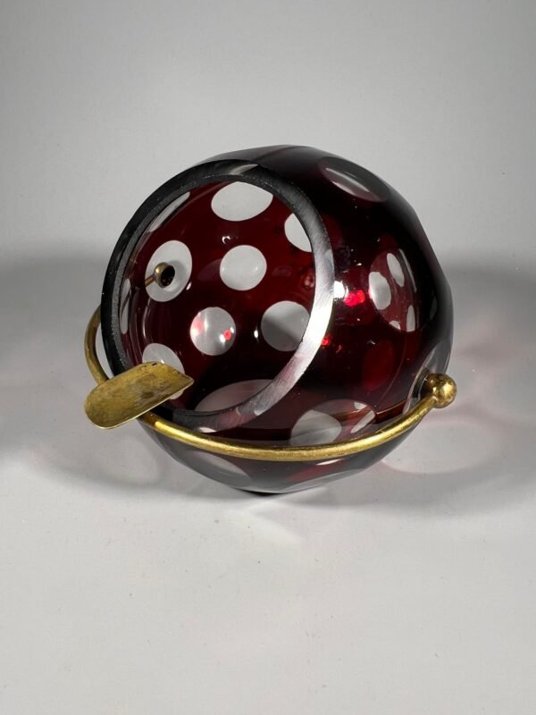 Peleninė krištolinė, vintažinė, apvali japoniška. Kaina 38