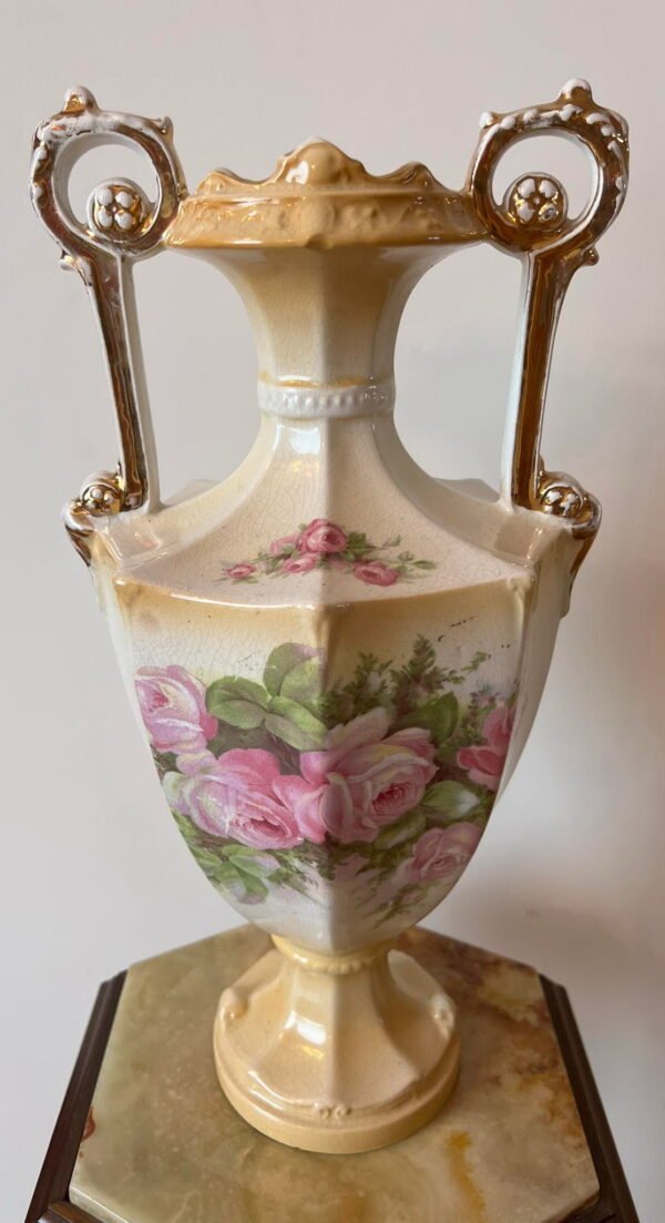 Vaza antikvarinė, fajanso. Aukštis 41 cm. Kaina 93