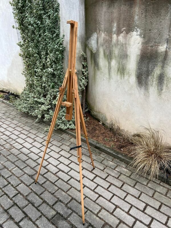 Molbertas medinis, tvirtas, nešiojamas, vokiškas. Kaina 48