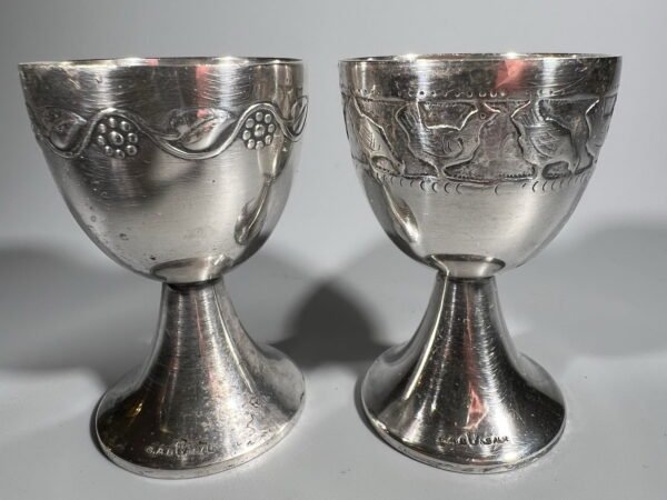 Indeliai kiaušiniams, antikvariniai, sidabruoti. 2 vnt. Kaina po 23