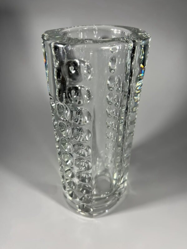 Vaza Mid Century Modern stiliaus, stiklinė. Svoris 1,6 kg. Kaina 23