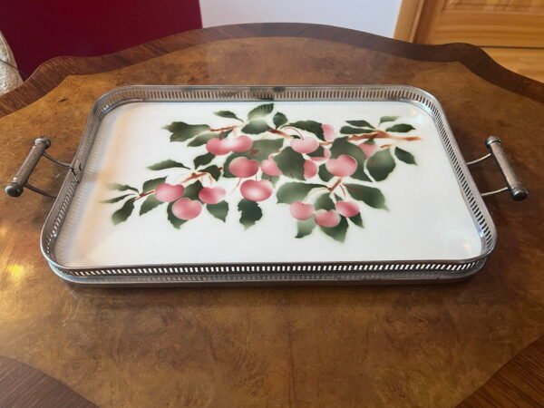 Padėklas antikvarinis, tarpukario laikų, rastas Kaune. Made in Czechoslovakia. Kaina 53