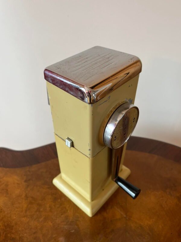 Ledo smulkintuvas Ice-O-Mat vintažinis, metalinis. Pagaminta JAV. 1950-1960 m. Kaina 38