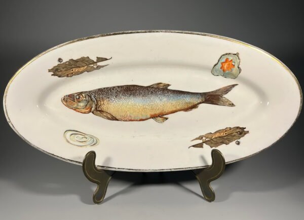 Lėkštė puošta žuvimi, antikvarinė Villeroy Boch Mettlach Made in Saar Basin. 1918-1935 m. Kaina 46