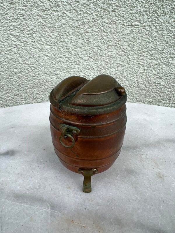 Indas prieskoninė, varinė, kaltinė, antikvarinė. Kaina 13