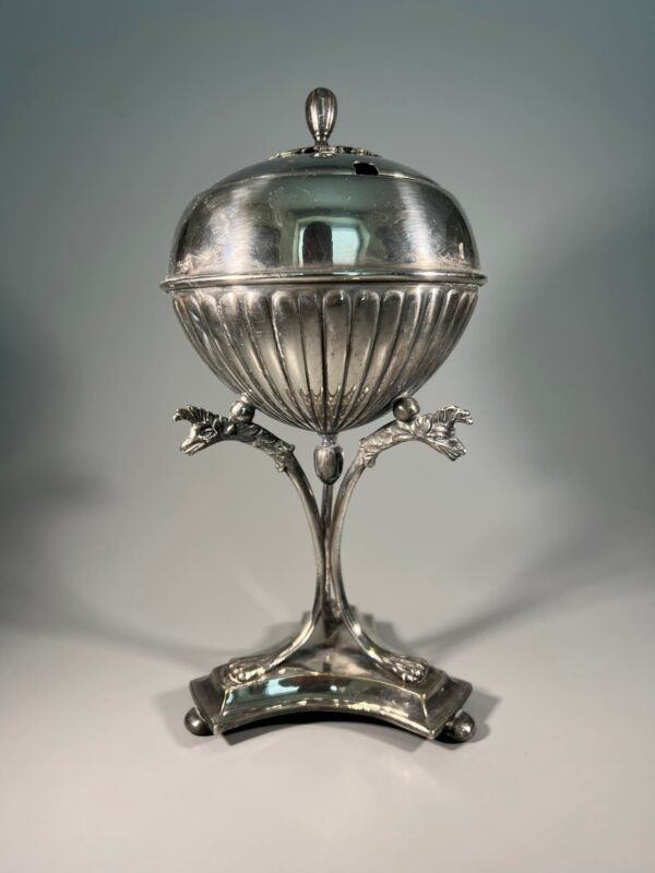 Cukrinė antikvarinė, sidabruota. Kaina 53