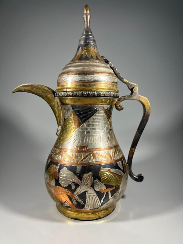 Arbatinukas, kavinukas rytietiškas, metalinis, raižytas stilingas. Kaina 38