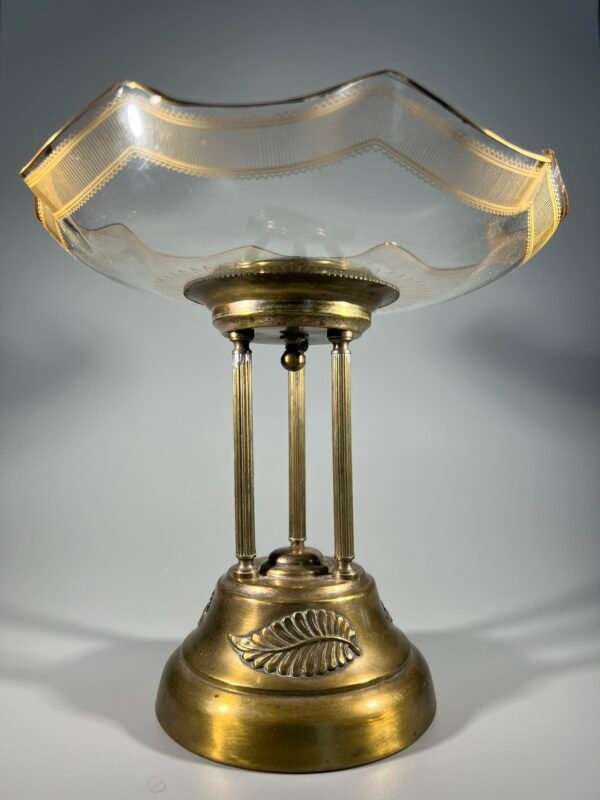 Sausaininė, saldaininė antikvarinė. Skersmuo 22 cm. Aukštis 21 cm. Kaina 83