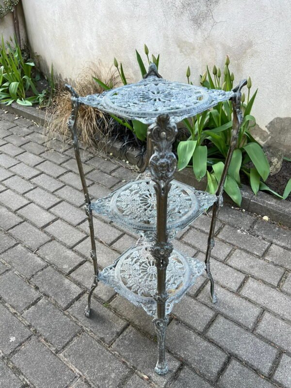 Staliukas, stovelis, kolona trijų lentynų vintažinis, Rusty style. Tvirtas. Kaina 113