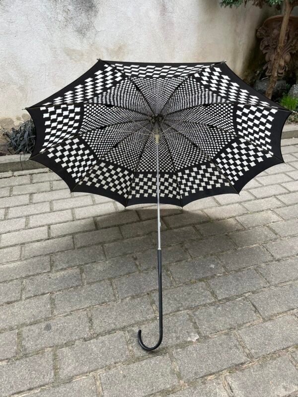 Skėtis vintažinis, vokiškas. Būklė labai gera. Ilgis 88 cm. Kaina 53